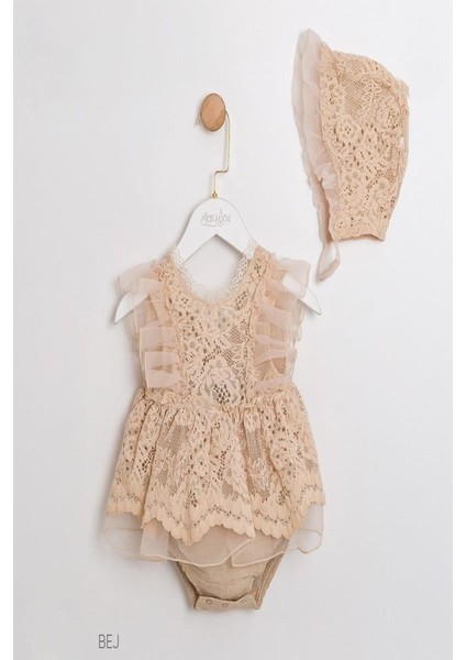 Kız Bebek Bej Dantel Kurdele Kemerli Aksesuarlı Dantel Şapkalı Tulum Elbise