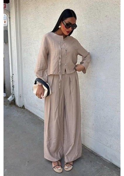 Önü Ince Kordon Detaylı ve Double Paça Pantolonlu Takım 10180