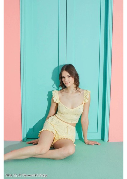 Kadın Askısı Fırfır Detaylı Şortlu Sarı Pijama Takımı - 7710