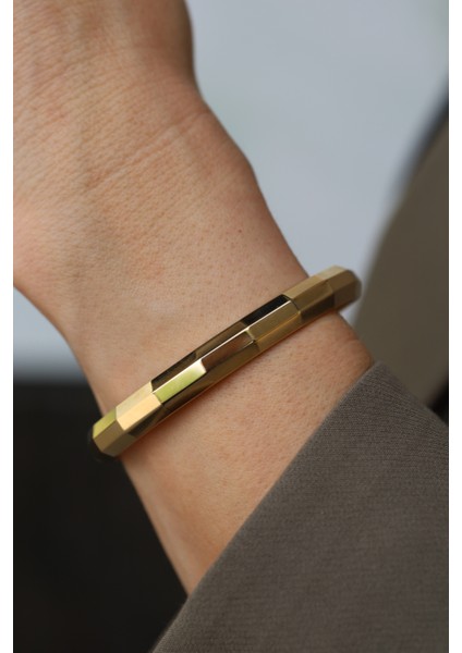 14 Ayar Altın Düz Bombeli Simetrik Kesim Kelepçe fiyatları