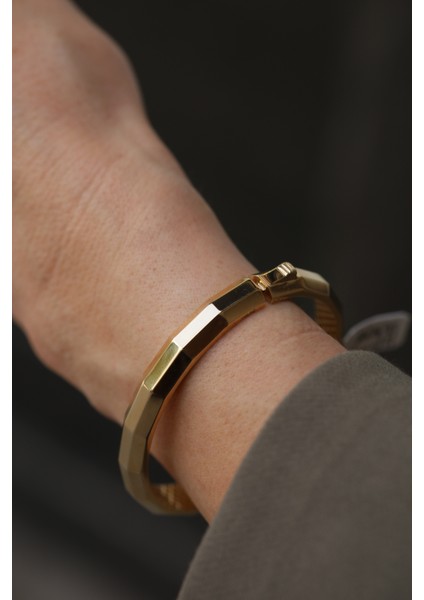 14 Ayar Altın Düz Bombeli Simetrik Kesim Kelepçe fırsatları