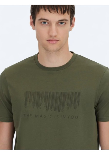 Haki Baskılı Bisiklet Yaka %100 Pamuk T-Shirt