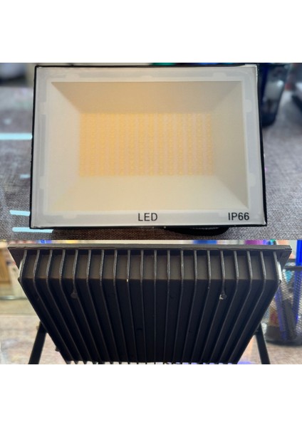 Renkli LED Projektör