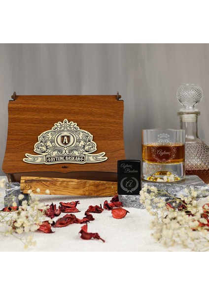 Ahşap Kutulu Vintage Tasarımlı Kişiye Özel Çakmak & Maşa & Taşlı Viski Kadehi Seti