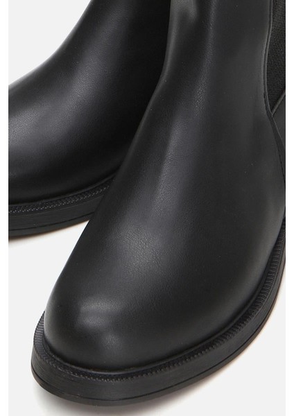 Siyah Kadın Düz Bot modelleri