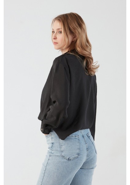 Basic Body Detaylı Kolyeli Gömlek modelleri
