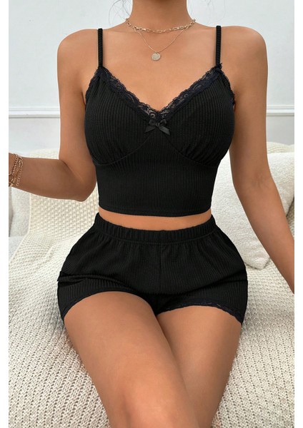 Kadın Siyah Alt ve Üst Dantel Detaylı Fiyonklu Şortlu Gecelik Takımı