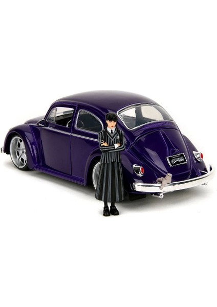 253255076 Jada Wednesday Volkswagen Beetle 1 24