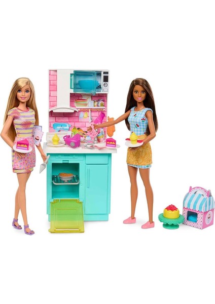HJY94 Barbie Brooklyn ve Malibu Pasta Yapıyor Oyun Seti