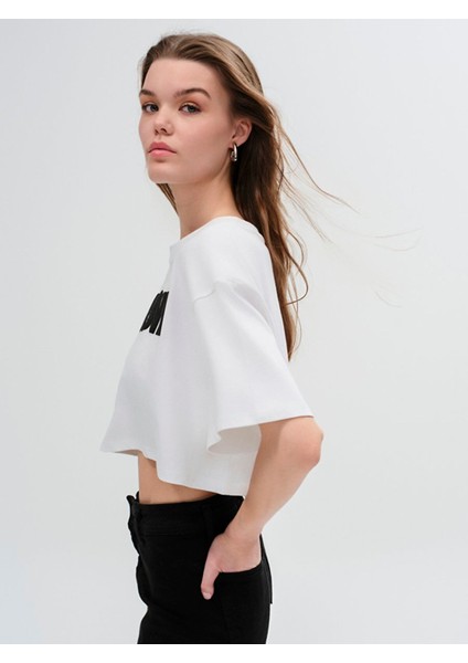 Kadın Baskılı Basıc Örme Kare Crop Sloganlı Beyaz T-shırt modelleri
