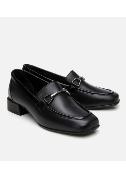 01AYH306780A100 KADIN Deri Siyah Tokalı Loafer