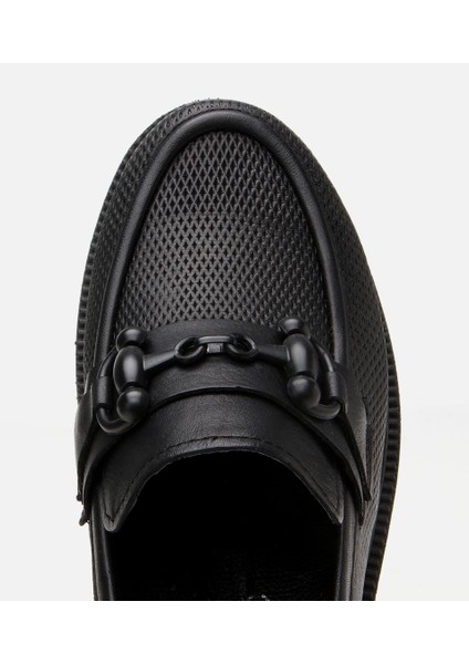 01AYH306690A100 KADIN Deri Siyah Tokalı Klasik Loafer fırsatları
