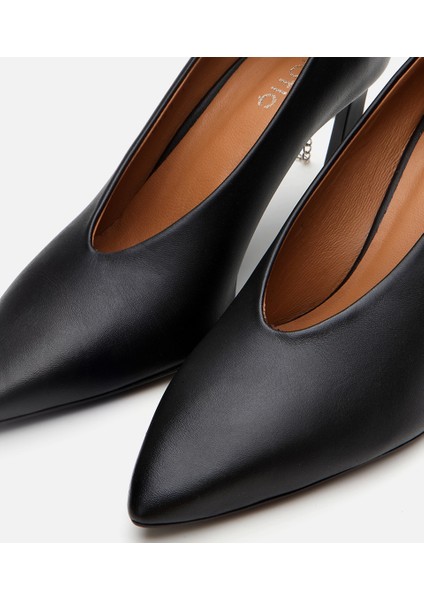 01AYH304190A100 KADIN Deri Siyah Zincir Detaylı Stiletto modelleri