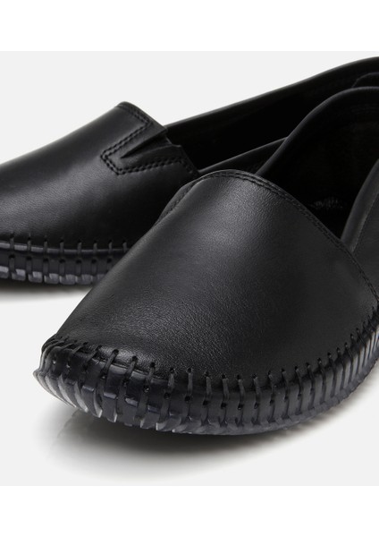 01AYH306620A100 KADIN Deri Siyah Ultra Esnek Tabanlı Comfort Ayakkabı modelleri