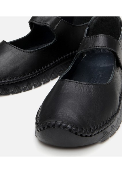 01AYH306610A100 KADIN Deri Siyah Esnek Tabanlı Comfort Ayakkabı