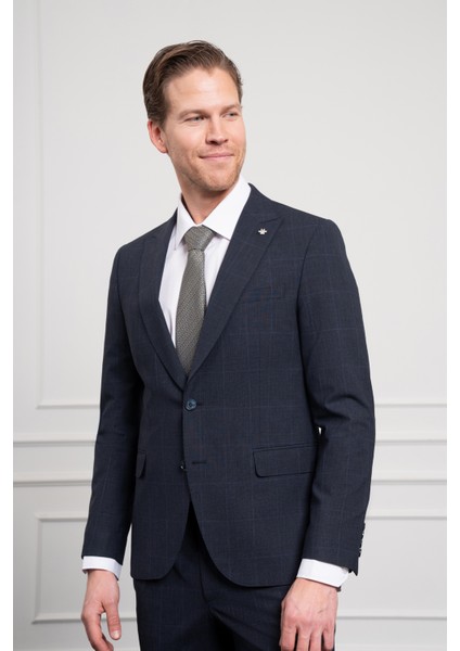 Erkek Lacivert Yünlü Slim Fit Sivri Yaka Takım Elbise