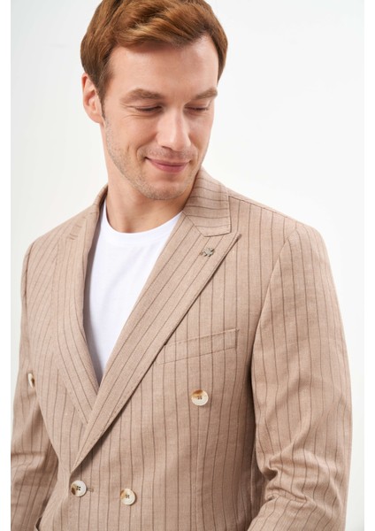 Erkek Kremrengi Keten Trend Kruvaze Slim Fit Sivri Yaka Takım Elbise
