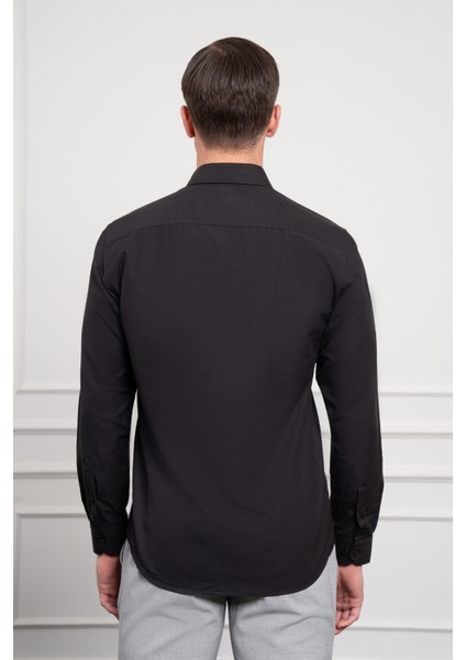 Erkek Siyah Slim Fit Dar Kesim Sert Spor Yaka Gömlek