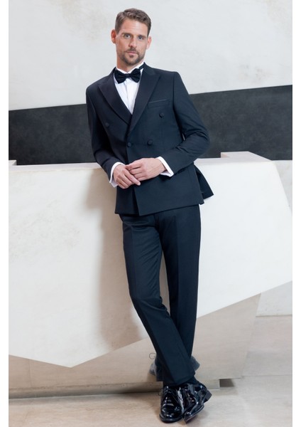 Erkek Siyah Kruvaze Sivri Çıkma Yaka Slim Fit Damatlık