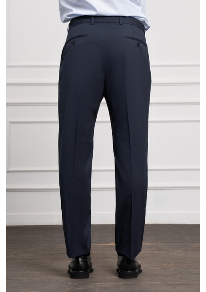 Erkek Lacivert Yünlü Basic Dynamic Fit Rahat Kesim Classic Pantolon fırsatları