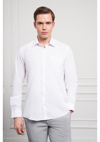Erkek Beyaz Basic Regular Fit Sert Yaka Cepli Gömlek