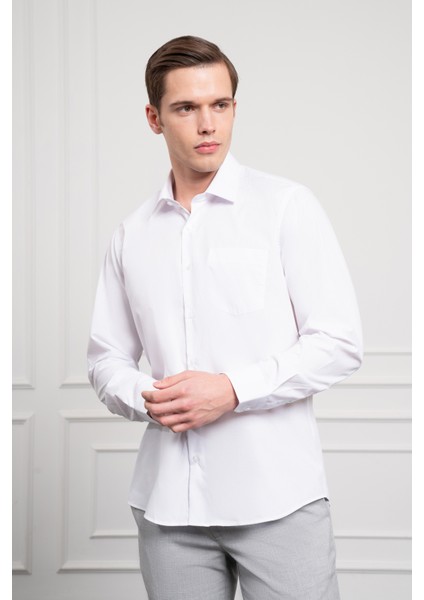 Erkek Beyaz Basic Regular Fit Sert Yaka Cepli Gömlek