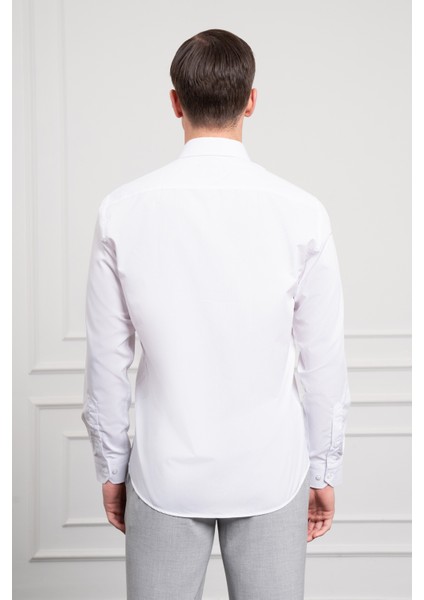 Erkek Beyaz Basic Regular Fit Sert Yaka Cepli Gömlek