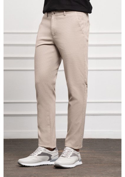 Erkek Bej Dynamic Fit Rahat Kesim Chino Pantolon