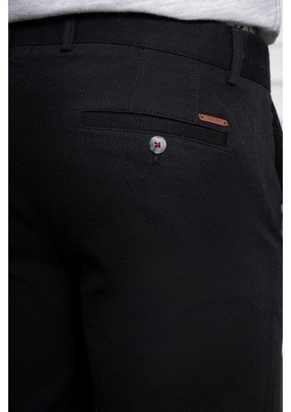 Erkek Siyah Dynamic Fit Rahat Kesim Chino Pantolon