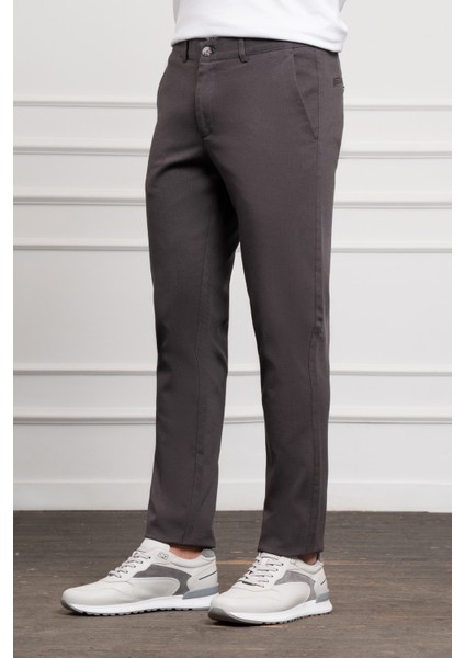 Erkek Füme Dynamic Fit Rahat Kesim Chino Pantolon fiyatları