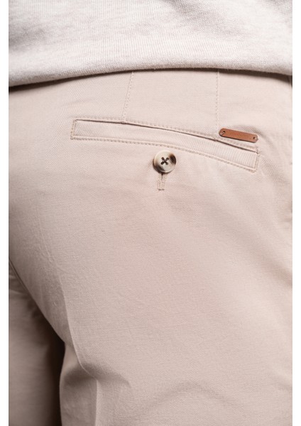 Erkek Bej Dynamic Fit Chino Pantolon fırsatları