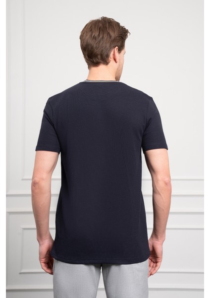Erkek Lacivert Trend Bisiklet Yaka Dinamik Fit T-Shirt
