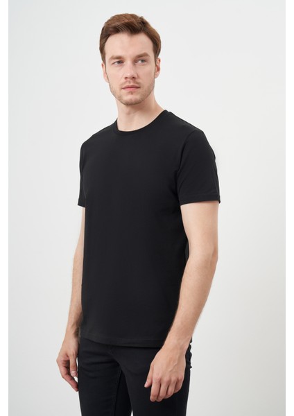 Erkek Siyah Basic Bisiklet Yaka Dynamic Fit Rahat Kesim T-Shirt