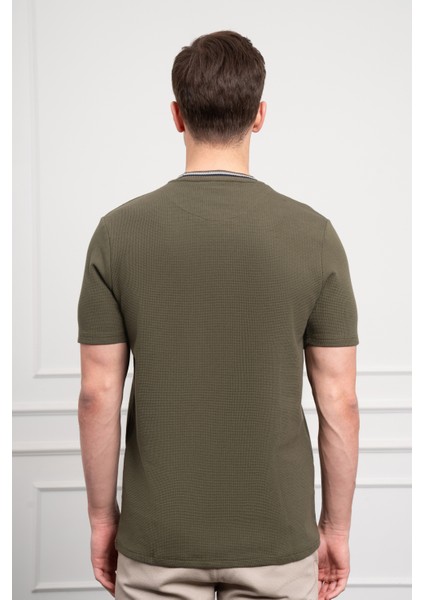 Erkek Haki Trend Bisiklet Yaka Dinamik Fit T-Shirt