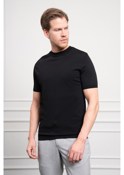 Erkek Siyah Trend Bisiklet Yaka Dynamic Fit Rahat Kesim Rayon T-Shirt