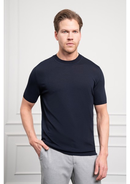 Erkek Lacivert Trend Bisiklet Yaka Dynamic Fit Rahat Kesim Rayon T-Shirt