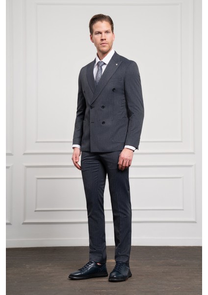 Erkek Lacivert Trend Slim Fit Dar Kesim Sivri Yaka Kruvaze Takım Elbise fiyatları