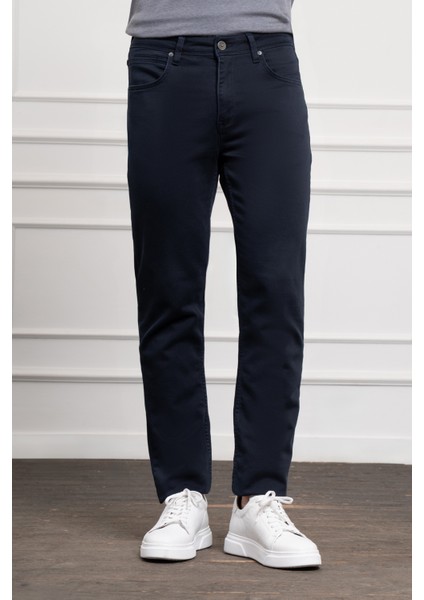 Erkek Lacivert Mevsimlik Pamuk 5 Cep Dynamic Fit Jean Pantolon