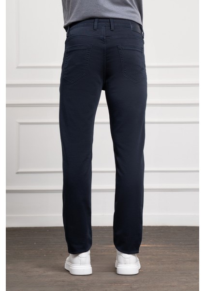 Erkek Lacivert Mevsimlik Pamuk 5 Cep Dynamic Fit Jean Pantolon
