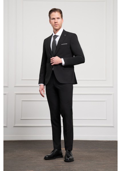 Erkek Siyah Basic Düz Desen Slim Fit Sivri Yaka Takım Elbise