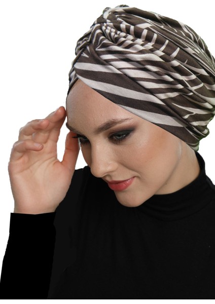 Zebra Luxe Desenli Çapraz ve Bant Detaylı Astarlı Hazır Türban Tesettür Havuz Bonesi