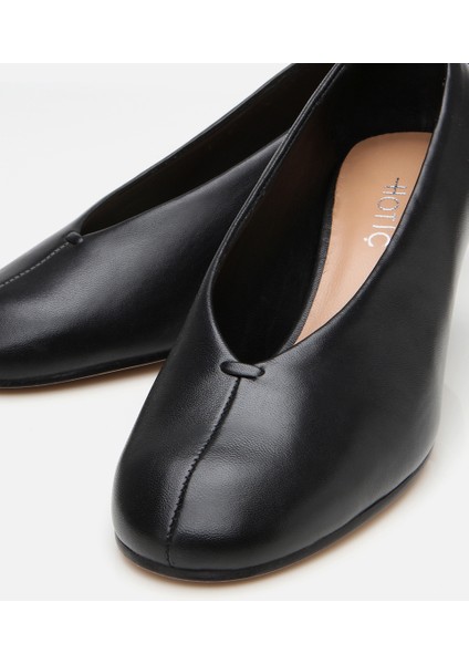 01AYH304510A100 KADIN Deri Siyah Ince Topuklu Ayakkabı modelleri