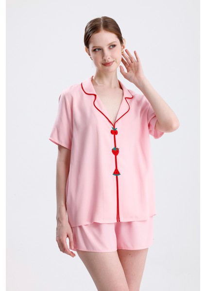 Kadın Kısa Kol Şortlu Çilek Desenli Nakışlı Pijama Takımı