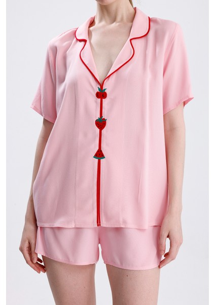 Kadın Kısa Kol Şortlu Çilek Desenli Nakışlı Pijama Takımı