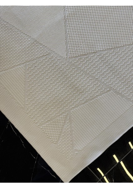 Eko Mono Mno Lux 01 White Hav Toz Vermez Kaymaz Tabanlı Şık Kilim fiyatları