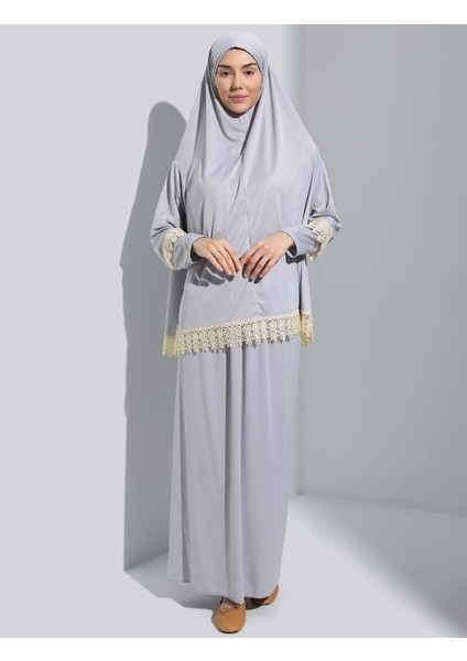 Iki Parça Etekli Kadın Namaz Elbisesi