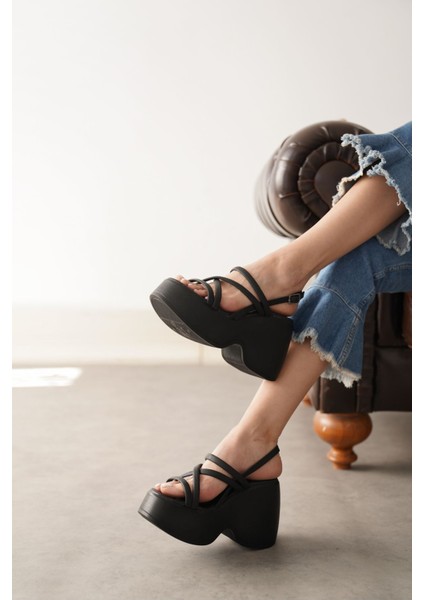 Kadın Jakar Dolgu Topuklu Sandalet - Siyah-Deri fırsatları