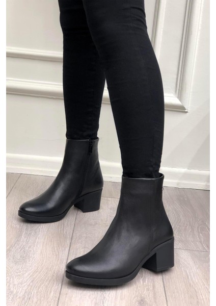 Castleblack 92162-1 Siyah Kadın Kışlık Deri Bot