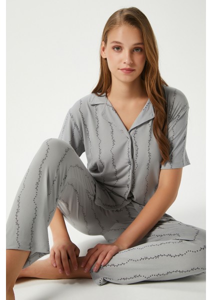 Kadın Spring Yumuşak Doku Gri Bahar Dalı Ön Düğmeli Kısa Kollu Pijama Takımı