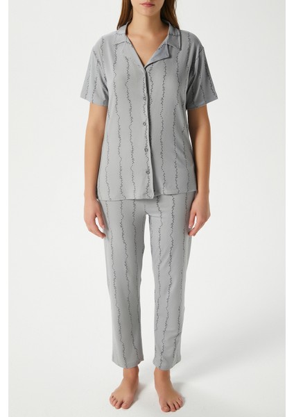 Kadın Spring Yumuşak Doku Gri Bahar Dalı Ön Düğmeli Kısa Kollu Pijama Takımı